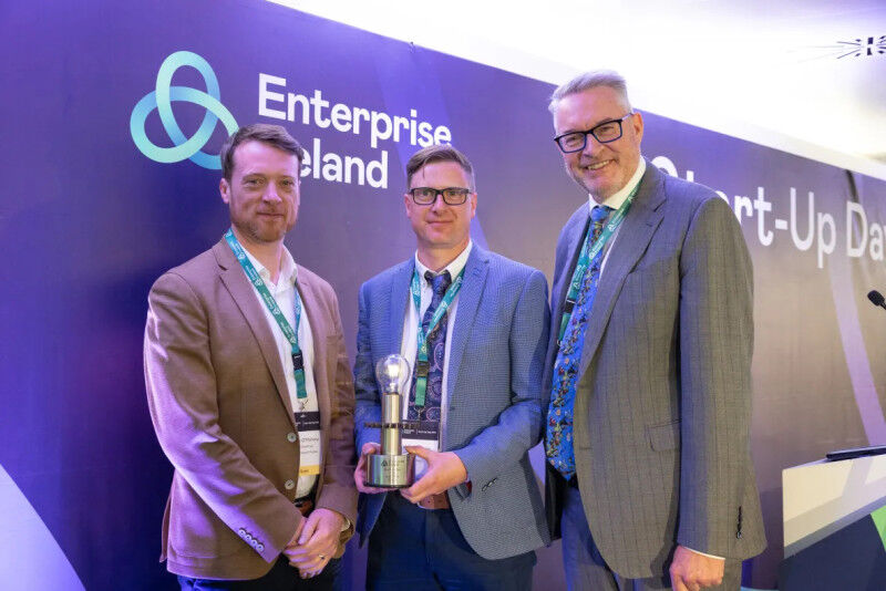 Dr Marcus O&rsquo;Mahony and Dr Patrick Cronin receiving their Big Ideas award f